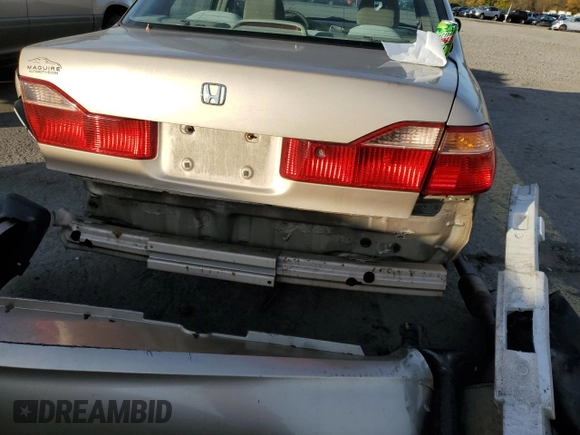 2000 Honda Accord LX z VIN 1HGCG1642YA084841, wystawiony jako Copart lot #72237974 z przebiegiem Nie podano mil oraz Szkoda całkowita • Salvage title. Historia ofert i sprzedaży dostępna na DreamBid. Obrazek 5.