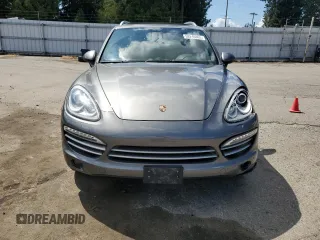 2014 Porsche Cayenne z VIN WP1AA2A25ELA95155, wystawiony jako Copart lot #58246865 z przebiegiem 181 971 mil mil oraz Szkoda całkowita • Salvage title. Historia ofert i sprzedaży dostępna na DreamBid. Obrazek 5.
