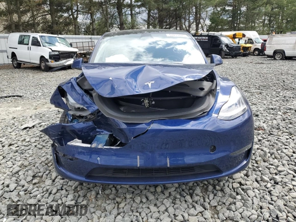 2024 Tesla Model Y Performance z VIN 7SAYGDEF6RA268195, wystawiony jako Copart lot #53211075 z przebiegiem Nie podano mil oraz Szkoda całkowita • Salvage title. Historia ofert i sprzedaży dostępna na DreamBid. Obrazek 5.