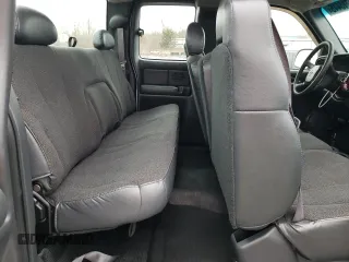 2001 Chevrolet Silverado 1500 LS with VIN 2GCEC19V311333526, listed as a Copart auction lot 46713445 with 157,873 mi miles and Clean Title. Bid and sale history available at carsss.com. Image 10.