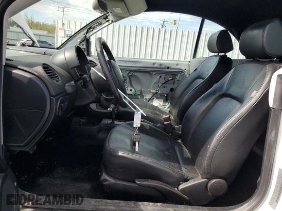 2010 Volkswagen Beetle with VIN 3VWRG3AL6AM010041, listed as a Copart auction lot 54915045 with 95,719 mi miles and Salvage Title. Bid and sale history available at DreamBid. Image 7.