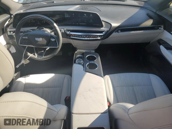 2024 Cadillac LYRIQ Luxury z VIN 1GYKPSRK1RZ104892, wystawiony jako Copart lot #84530244 z przebiegiem 11 537 mil mil oraz Szkoda całkowita • Salvage title. Historia ofert i sprzedaży dostępna na DreamBid. Obrazek 8.