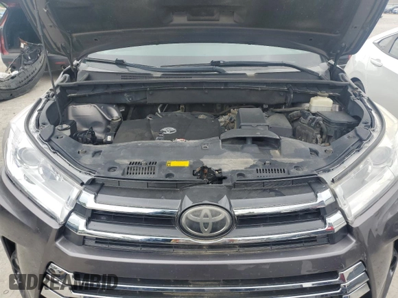 2017 Toyota Highlander XLE with VIN 5TDJZRFH7HS426496, listed as a Copart auction lot 62337475 with 255,962 mi miles and Clean title. Bid and sale history available at DreamBid. Image 12.