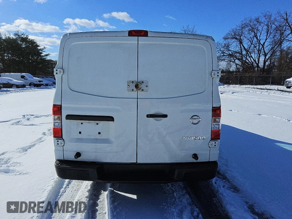 2017 Nissan NV Cargo S z VIN 1N6BF0KM4HN803610, wystawiony jako Copart lot #86592134 z przebiegiem 152 375 mil mil oraz Czysty tytuł • Clean title. Historia ofert i sprzedaży dostępna na DreamBid. Obrazek 6.