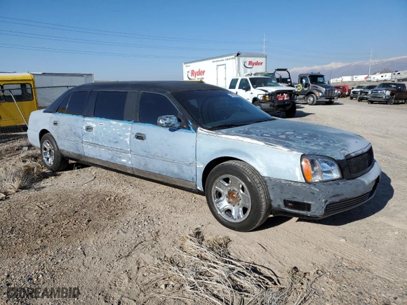 2004 Cadillac Deville Professional Limousine with VIN 1GEEH90Y64U550026, listed as a Copart auction lot 42963405 with 42,964 mi miles and Salvage Title. Bid and sale history available at carsss.com. Image 4.