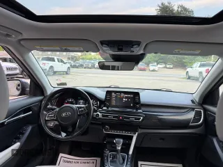 2021 Kia Seltos EX z VIN KNDERCAA6M7135176, wystawiony jako Copart lot #59635315 z przebiegiem 106 872 mil mil oraz Czysty tytuł • Clean title. Historia ofert i sprzedaży dostępna na DreamBid. Obrazek 9.