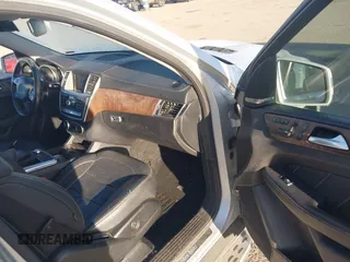2015 Mercedes-Benz GL-Class GL 350 BlueTEC with VIN 4JGDF2EE4FA449373, listed as a IAAI auction lot 41164029 with 193,092 mi miles. Bid and sale history available at carsss.com. Image 5.