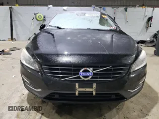 2015 Volvo S60 T5 Premier z VIN YV1612TK1F2332441, wystawiony jako Copart lot #89086705 z przebiegiem Nie podano mil oraz Szkoda całkowita • Salvage title. Historia ofert i sprzedaży dostępna na DreamBid. Obrazek 5.
