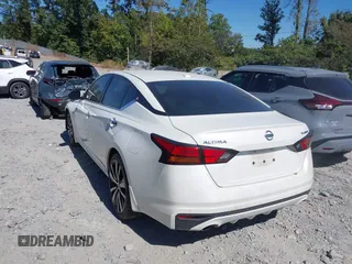 2020 Nissan Altima Platinum with VIN 1N4BL4FV3LC226469, listed as a IAAI auction lot 40570373 with 72,483 mi miles and . Bid and sale history available at carsss.com. Image 3.