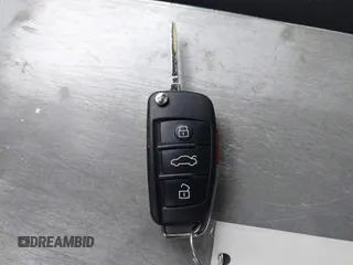2020 Audi Q3 Premium z VIN WA1AECF36L1083306, wystawiony jako IAAI lot #42070799 z przebiegiem 47 610 mil mil oraz . Historia ofert i sprzedaży dostępna na DreamBid. Obrazek 11.