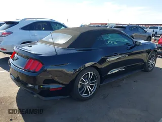 2017 Ford Mustang EcoBoost Premium z VIN 1FATP8UH9H5266676, wystawiony jako IAAI lot #42498829 z przebiegiem 24 255 mil mil oraz . Historia ofert i sprzedaży dostępna na DreamBid. Obrazek 4.