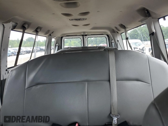 2013 Ford Econoline Passenger XL z VIN 1FBSS3BL4DDB08412, wystawiony jako Copart lot #63999845 z przebiegiem Nie podano mil oraz Czysty tytuł • Clean title. Historia ofert i sprzedaży dostępna na DreamBid. Obrazek 10.