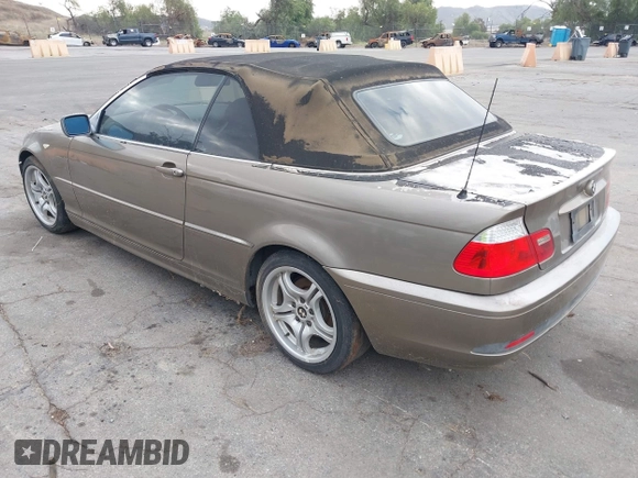 2005 BMW 3 Series 325Ci with VIN WBABW33415PL36114, listed as a IAAI auction lot 41494702 with 188,456 mi miles and . Bid and sale history available at carsss.com. Image 3.