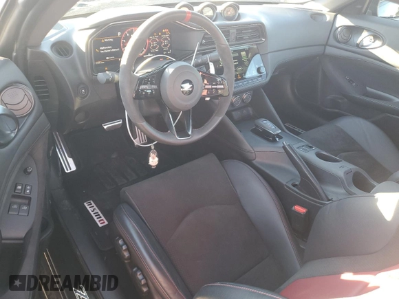 2024 Nissan Z Nismo z VIN JN1BZ4CH9RM361100, wystawiony jako Copart lot #80891074 z przebiegiem 3 394 mil mil oraz Szkoda całkowita • Salvage title. Historia ofert i sprzedaży dostępna na DreamBid. Obrazek 8.