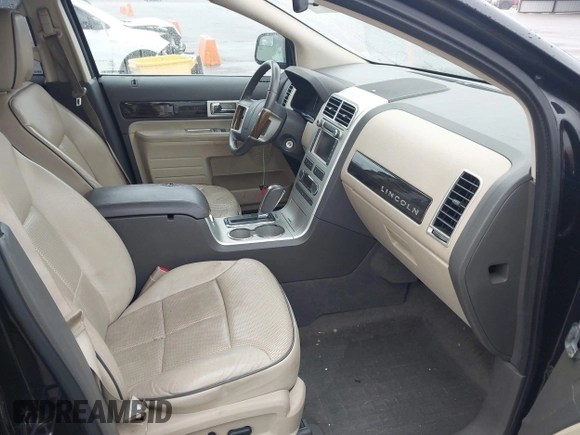 2010 Lincoln MKX with VIN 2LMDJ6JC3ABJ21373, listed as a IAAI auction lot 41843187 with 153,958 mi miles. Bid and sale history available at carsss.com. Image 5.