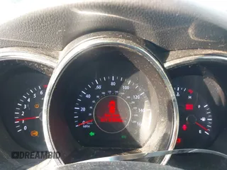 2013 Kia Optima LX z VIN KNAGM4A71D5401777, wystawiony jako IAAI lot #41639973 z przebiegiem 218 938 mil mil oraz . Historia ofert i sprzedaży dostępna na DreamBid. Obrazek 7.