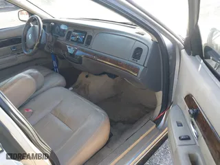 2011 Mercury Grand Marquis LS with VIN 2MEBM7FVXBX605591, listed as a IAAI auction lot 41714845 with 200,623 mi miles. Bid and sale history available at carsss.com. Image 5.