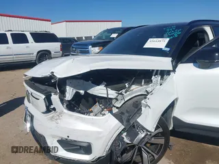 2021 Volvo XC40 z VIN YV4ED3URXM2538118, wystawiony jako IAAI lot #41644875 z przebiegiem 52 274 mil mil oraz . Historia ofert i sprzedaży dostępna na DreamBid. Obrazek 6.
