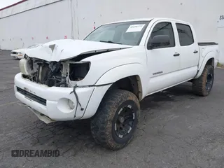 2008 Toyota Tacoma z VIN 5TELU42N58Z560464, wystawiony jako IAAI lot #41698272 z przebiegiem 208 441 mil mil oraz . Historia ofert i sprzedaży dostępna na DreamBid. Obrazek 2.