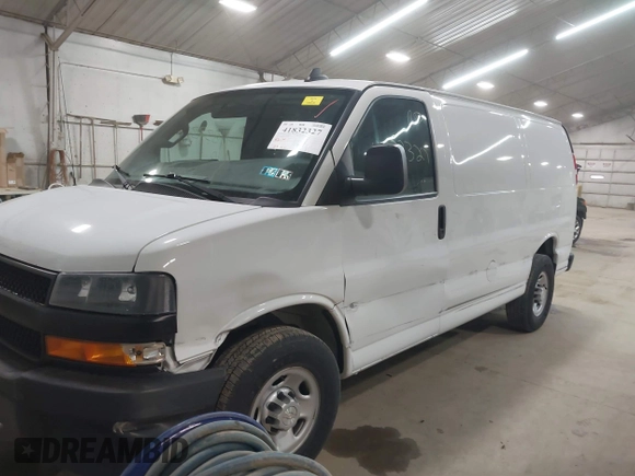 2018 Chevrolet Express Cargo Van with VIN 1GCWGAFP2J1336051, listed as a IAAI auction lot 41832327 with 189,464 mi miles. Bid and sale history available at carsss.com. Image 17.