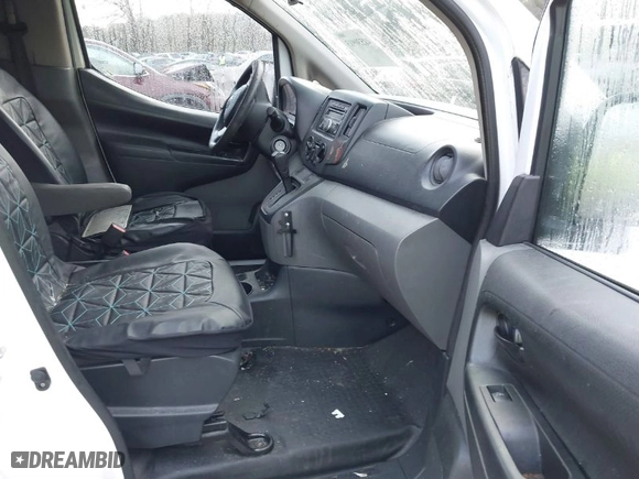 2015 Nissan NV200 SV with VIN 3N6CM0KN8FK695529, listed as a IAAI auction lot 41530913 with 227,823 mi miles. Bid and sale history available at carsss.com. Image 5.