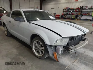 2007 Ford Mustang Deluxe with VIN 1ZVFT80N075295557, listed as a IAAI auction lot 41903197 with 191,481 mi miles. Bid and sale history available at carsss.com. Image 1.