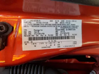 2018 Ford Focus SE z VIN 1FADP3F2XJL254750, wystawiony jako Copart lot #61907545 z przebiegiem 71 328 mil mil oraz Szkoda całkowita • Salvage title. Historia ofert i sprzedaży dostępna na DreamBid. Obrazek 12.