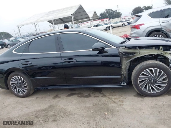 2024 Hyundai Sonata Hybrid SEL with VIN KMHL34JJ9RA095292, listed as a IAAI auction lot 41865840 with 7,900 mi miles. Bid and sale history available at carsss.com. Image 14.