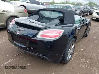 2007 Saturn Sky z VIN 1G8MB35B47Y101636, wystawiony jako IAAI lot #42172809 z przebiegiem 51 724 mil mil oraz . Historia ofert i sprzedaży dostępna na DreamBid. Obrazek 4.
