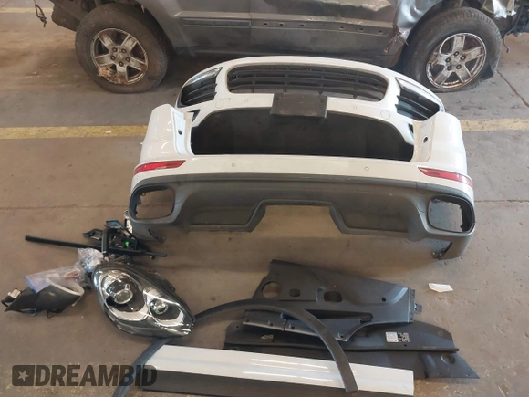 2016 Porsche Cayenne with VIN WP1AA2A26GLA10357, listed as a IAAI auction lot 41370956 with 96,026 mi miles. Bid and sale history available at carsss.com. Image 12.