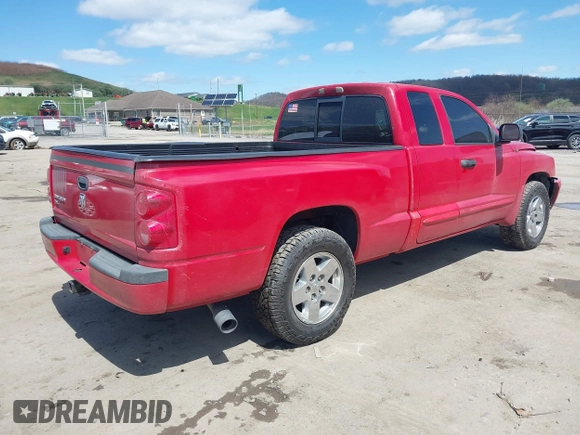 2005 Dodge Dakota SLT z VIN 1D7HE42K65S270202, wystawiony jako IAAI lot #41979560 z przebiegiem 35 508 mil mil oraz . Historia ofert i sprzedaży dostępna na DreamBid. Obrazek 4.