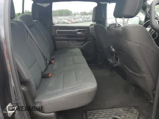 2021 Ram 1500 Big Horn z VIN 1C6SRFFT5MN695160, wystawiony jako Copart lot #54244825 z przebiegiem 118 241 mil mil oraz Szkoda całkowita • Salvage title. Historia ofert i sprzedaży dostępna na DreamBid. Obrazek 10.