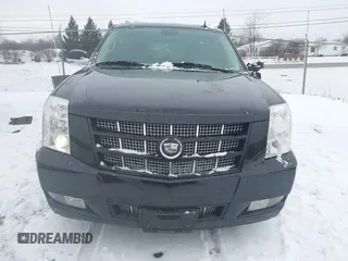 2012 Cadillac Escalade ESV Premium z VIN 1GYS4JEF0CR310045, wystawiony jako IAAI lot #41332306 z przebiegiem 166 676 mil mil oraz . Historia ofert i sprzedaży dostępna na DreamBid. Obrazek 12.