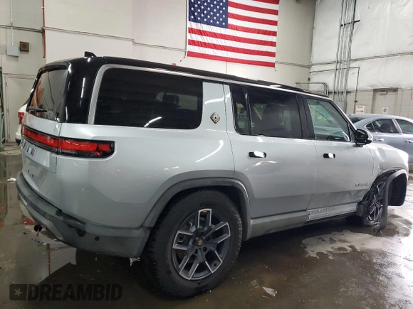 2024 Rivian R1S Adventure with VIN 7PDSGBBA5RN032652, listed as a Copart auction lot 87921275 with 8,431 mi miles and Salvage Title. Bid and sale history available at carsss.com. Image 3.