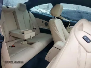 2019 BMW 4 Series 440i z VIN WBA4W7C51KAG53059, wystawiony jako Copart lot #51859375 z przebiegiem 61 584 mil mil oraz Szkoda całkowita • Salvage title. Historia ofert i sprzedaży dostępna na DreamBid. Obrazek 10.