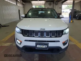 2020 Jeep Compass Latitude with VIN 3C4NJDBB8LT112495, listed as a Copart auction lot 60070765 with 63,055 mi miles and Salvage title. Bid and sale history available at DreamBid. Image 5.