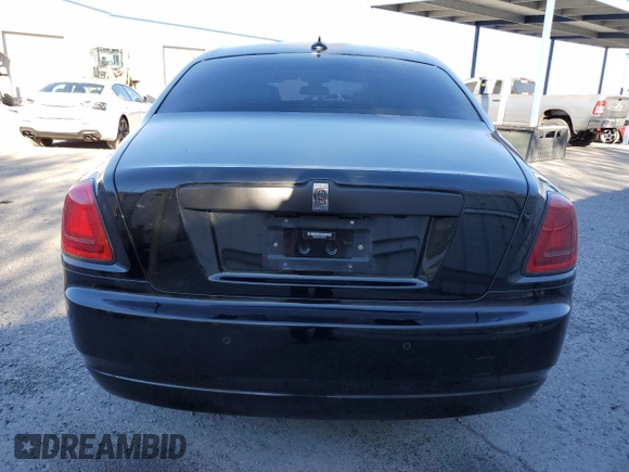 2015 Rolls-Royce Ghost z VIN SCA664S57FUX53185, wystawiony jako Copart lot #87426574 z przebiegiem 49 214 mil mil oraz Szkoda całkowita • Salvage title. Historia ofert i sprzedaży dostępna na DreamBid. Obrazek 6.