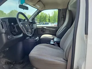 2015 Chevrolet Express Cargo with VIN 1GCWGFCF9F1167047, listed as a IAAI auction lot 42666478 with 169,647 mi miles and . Bid and sale history available at DreamBid. Image 27.