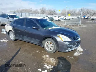 2011 Nissan Altima 2.5 S with VIN 1N4AL2AP4BN502508, listed as a IAAI auction lot 41929235 with 176,901 mi miles. Bid and sale history available at carsss.com. Image 1.