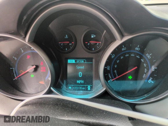 2015 Chevrolet Cruze LS z VIN 1G1PA5SHXF7151982, wystawiony jako Copart lot #54797185 z przebiegiem 137 278 mil mil oraz Szkoda całkowita • Salvage title. Historia ofert i sprzedaży dostępna na DreamBid. Obrazek 9.