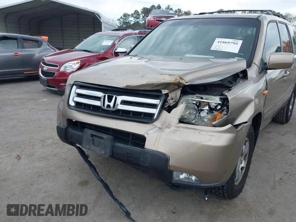 2007 Honda Pilot EX-L with VIN 5FNYF185X7B008285, listed as a IAAI auction lot 41869795 with 238,516 mi miles. Bid and sale history available at carsss.com. Image 6.