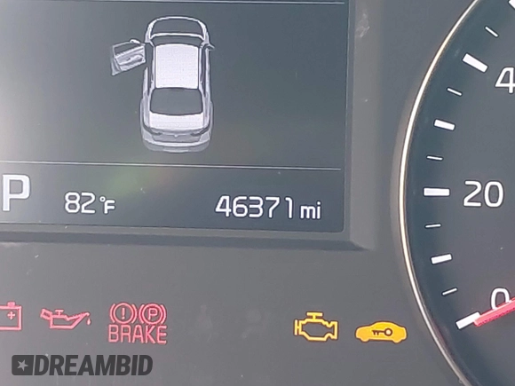2018 Kia Cadenza Premium with VIN KNALB4J18J5120345, listed as a IAAI auction lot 42079048 with 46,371 mi miles. Bid and sale history available at carsss.com. Image 16.