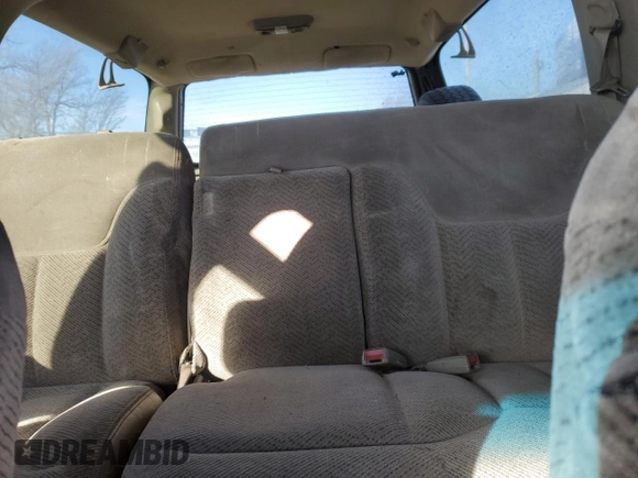 1997 Chevrolet Suburban with VIN 3GNFK16R3VG112298, listed as a Copart auction lot 45737385 with 266,938 mi miles and Salvage Title. Bid and sale history available at carsss.com. Image 10.