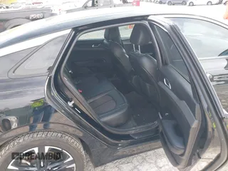 2021 Kia K5 GT-Line z VIN 5XXG64J24MG022821, wystawiony jako IAAI lot #41970102 z przebiegiem 67 105 mil mil oraz . Historia ofert i sprzedaży dostępna na DreamBid. Obrazek 8.