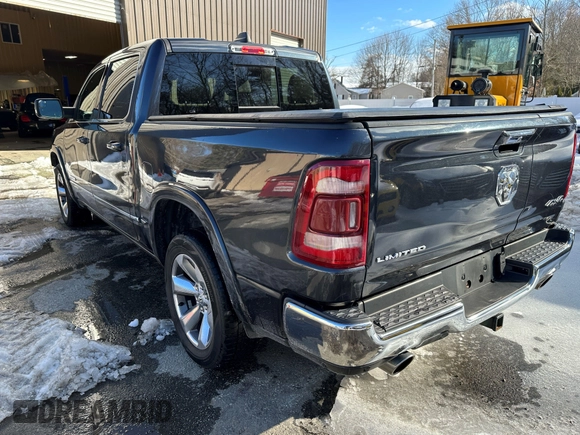 2020 Ram 1500 Limited with VIN 1C6SRFHT5LN165623, listed as a IAAI auction lot 41805735 with 116,370 mi miles. Bid and sale history available at carsss.com. Image 3.