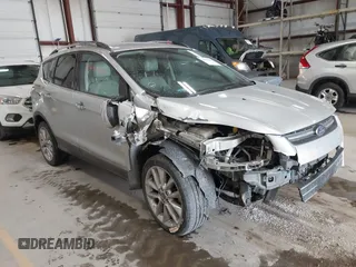 2016 Ford Escape SE with VIN 1FMCU0GX6GUB91605, listed as a IAAI auction lot 41640981 with 130,517 mi miles. Bid and sale history available at carsss.com. Image 1.