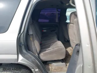 2003 Chevrolet Tahoe LS with VIN 1GNEC13V03R272663, listed as a IAAI auction lot 41933407 with 245,113 mi miles. Bid and sale history available at carsss.com. Image 8.