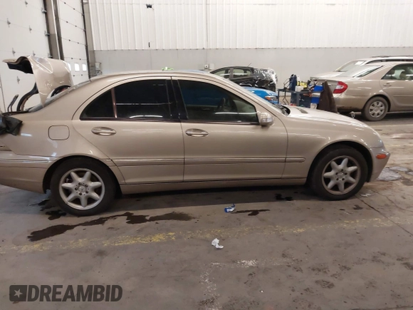 2003 Mercedes-Benz C 240 с VIN WDBRF81J13F426419, выставлен на аукционе IAAI как лот 41522789 с пробегом 107 402 миль миль и . История ставок и продаж доступна на DreamBid. Изображение 13.
