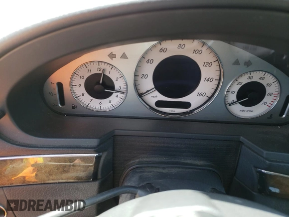 2003 Mercedes-Benz E 320 z VIN WDBUF65J13A168117, wystawiony jako Copart lot #56205235 z przebiegiem Nie podano mil oraz Szkoda całkowita • Salvage title. Historia ofert i sprzedaży dostępna na DreamBid. Obrazek 9.