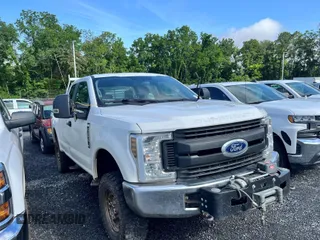 2019 Ford F-250 XL z VIN 1FT7X2B64KEC60947, wystawiony jako IAAI lot #42674456 z przebiegiem 117 379 mil mil oraz . Historia ofert i sprzedaży dostępna na DreamBid. Obrazek 25.